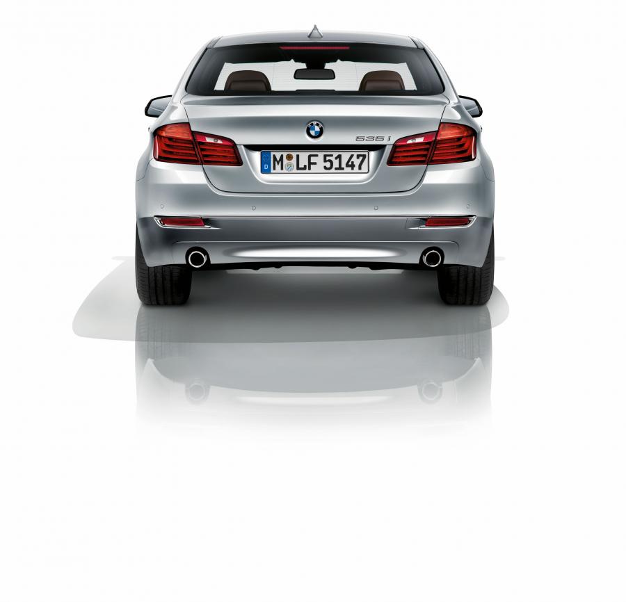  BMW 535i Sedan Luxury Line (F10) 2013 года  (фото 23 из 40)
